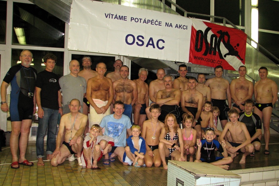 Přečtete si více ze článku Výborný bazénový soutěžně zábavný večer OSAC 23.11.2012